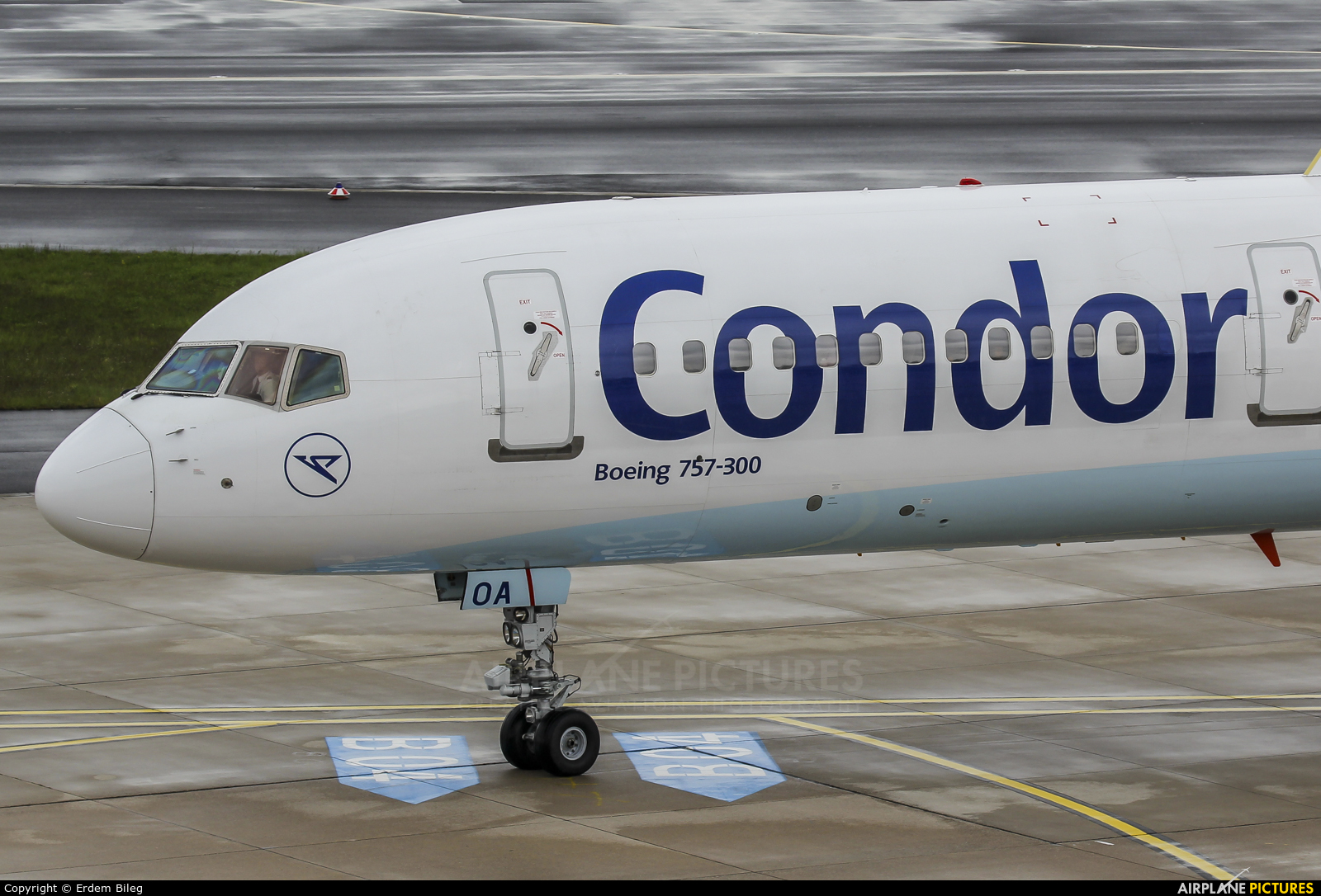Condor D-ABOA aircraft at Düsseldorf