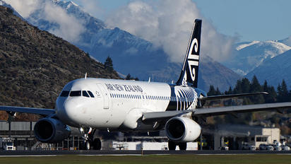 ZK-OXE - Air New Zealand Airbus A320