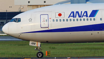 JA8198 - ANA - All Nippon Airways Boeing 777-200