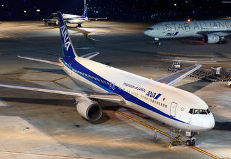 JA8368 - ANA - All Nippon Airways Boeing 767-300