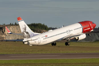 LN-DYB - Norwegian Air Shuttle Boeing 737-800