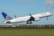 N13110 - United Airlines Boeing 757-200 aircraft