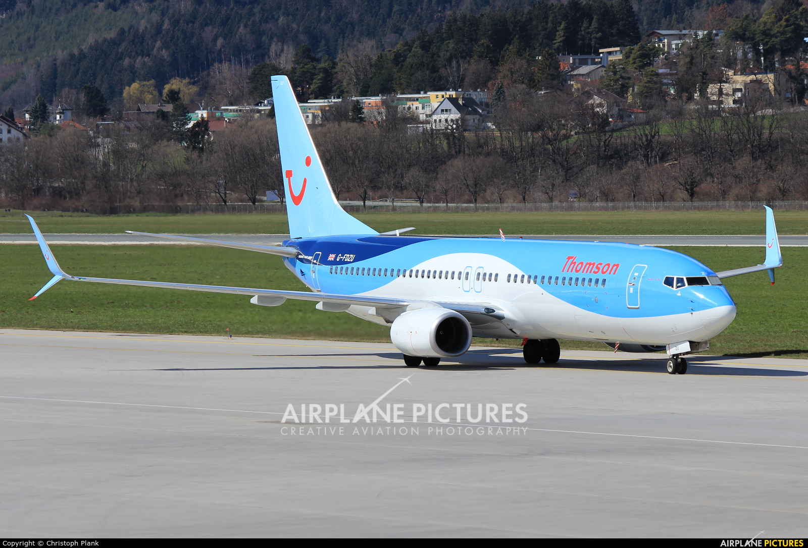 Thomson/Thomsonfly G-FDZU aircraft at Innsbruck