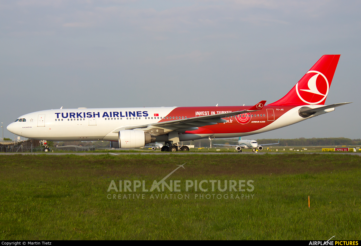 Turkish Airlines TC-JIZ aircraft at Munich