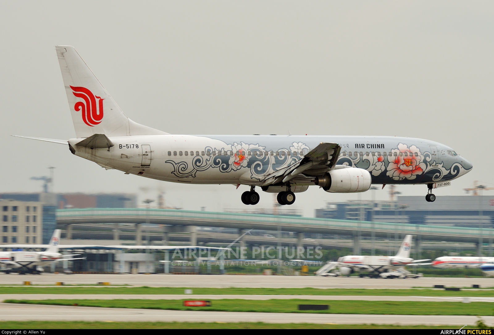 Air China B-5178 aircraft at Shanghai - Hongqiao
