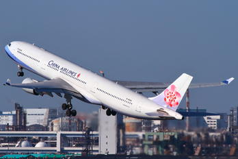 B-18306 - China Airlines Airbus A330-300