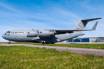 02-1100 - USA - Air Force Boeing C-17A Globemaster III
