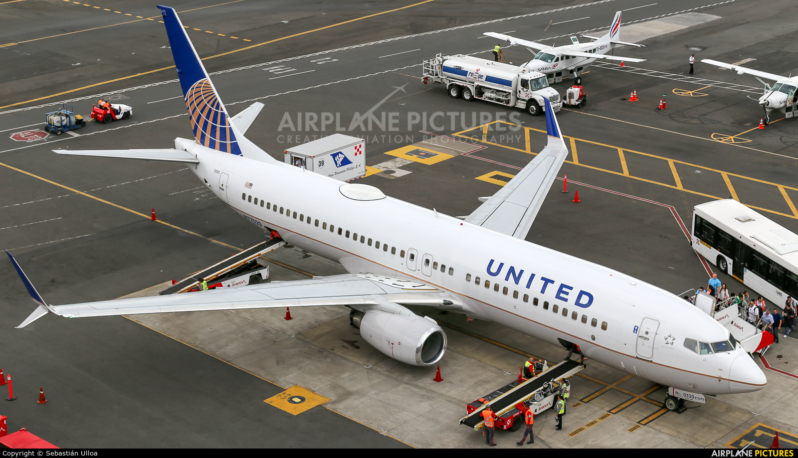 United Airlines N77520 aircraft at San Jose - Juan Santamaría Intl