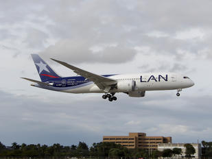 CC-BBC - LAN Airlines Boeing 787-8 Dreamliner