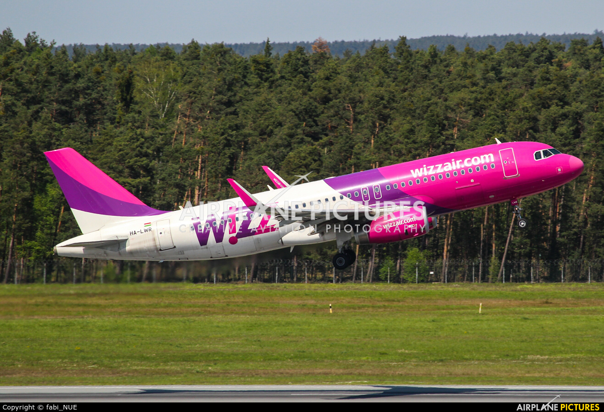 Wizz Air HA-LWR aircraft at Nuremberg