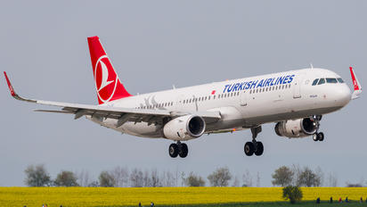 TC-JTG - Turkish Airlines Airbus A321