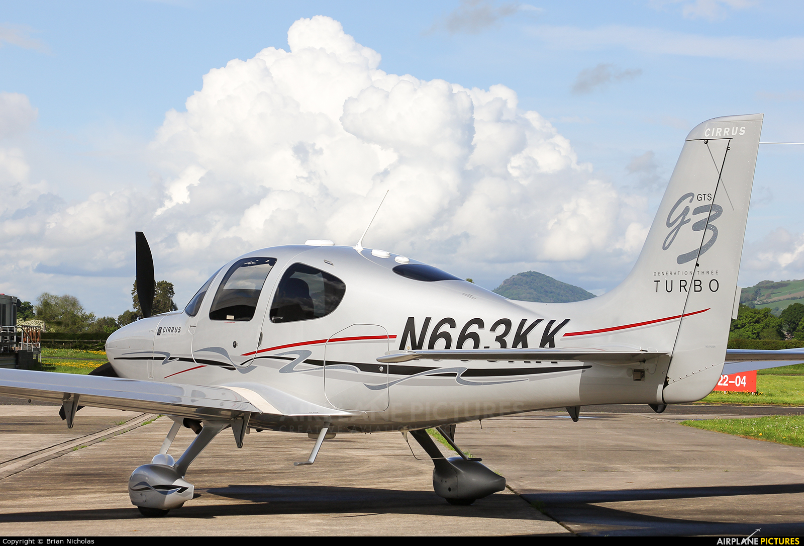 Private N663KK aircraft at Welshpool