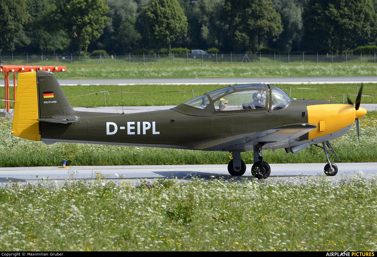Private D-EIPL aircraft at Innsbruck