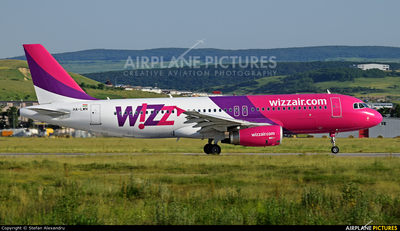 Wizz Air HA-LWN aircraft at Cluj Napoca - Someseni