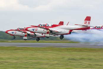 8 - Poland - Air Force: White & Red Iskras PZL TS-11 Iskra