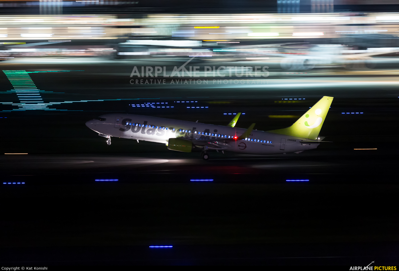 Solaseed Air - Skynet Asia Airways JA809X aircraft at Tokyo - Haneda Intl