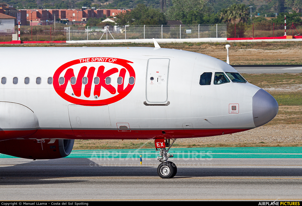 Niki OE-LEX aircraft at Málaga