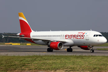 EC-MCB - Iberia Express Airbus A320