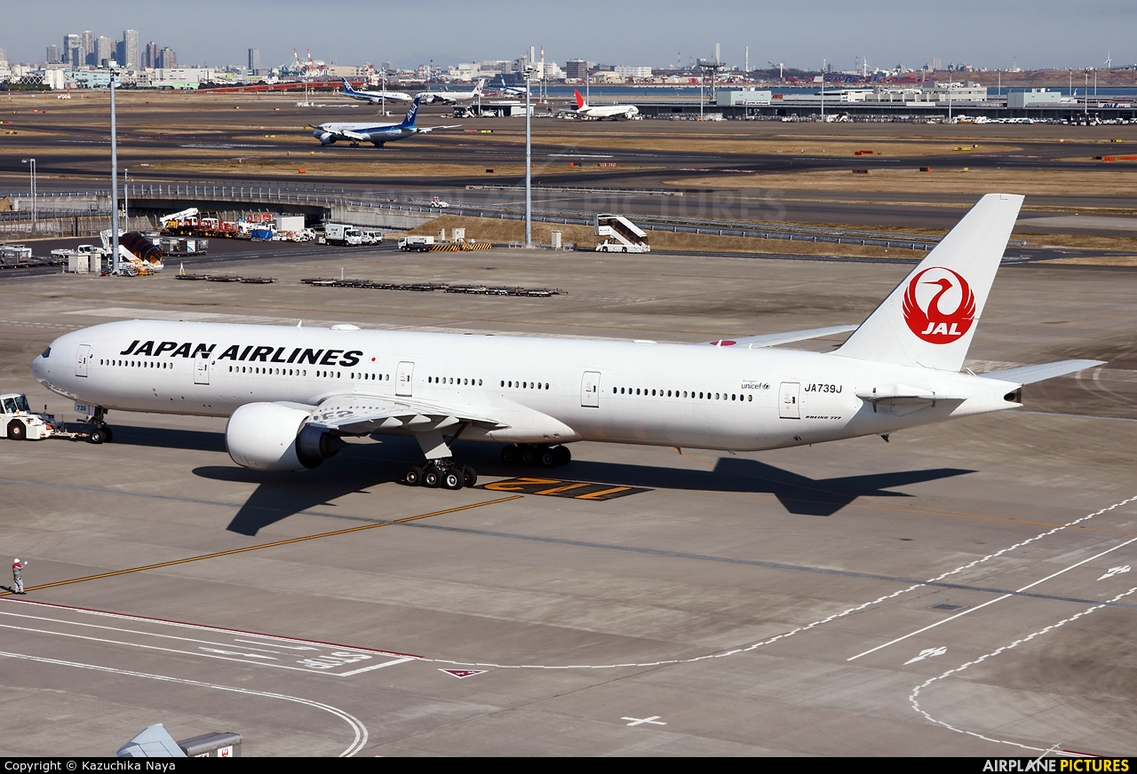 JAL - Japan Airlines JA739J aircraft at Tokyo - Haneda Intl