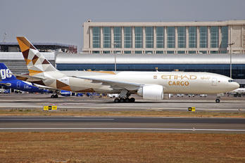 A6-DDD - Etihad Cargo Boeing 777-200