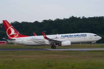 TC-JGG - Turkish Airlines Boeing 737-800