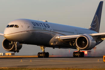 N27957 - United Airlines Boeing 787-9 Dreamliner