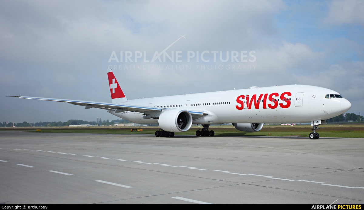Swiss HB-JNB aircraft at Geneva Intl