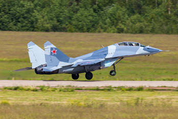 90 - RSK MiG Mikoyan-Gurevich MiG-29UB