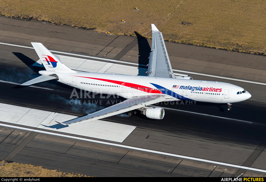 Malaysia Airlines 9M-MTC aircraft at Sydney - Kingsford Smith Intl, NSW