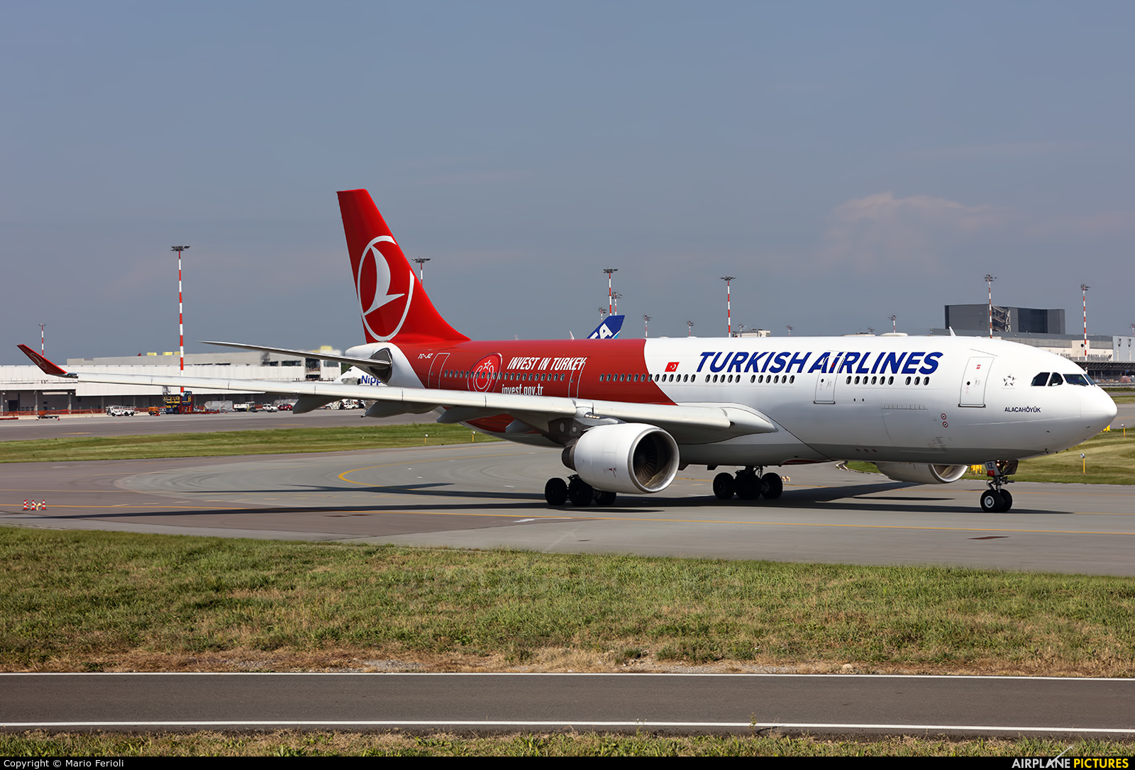 Turkish Airlines TC-JIZ aircraft at Milan - Malpensa