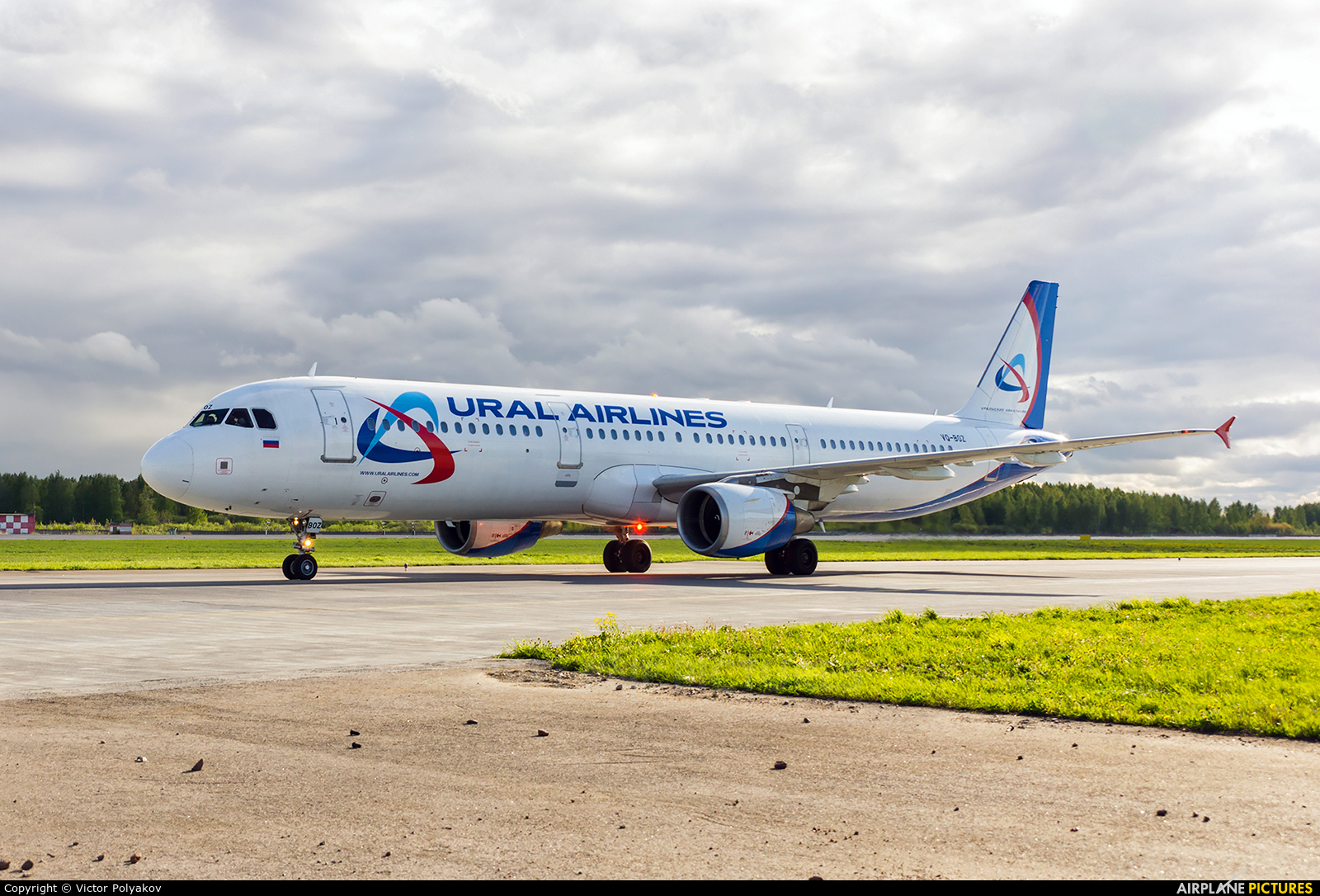 Ural Airlines VQ-BOZ aircraft at St. Petersburg - Pulkovo