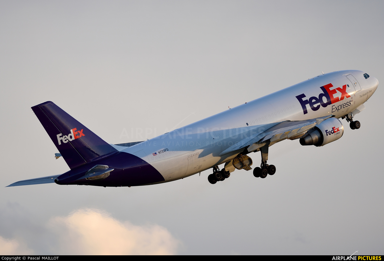 FedEx Federal Express N723FD aircraft at Paris - Charles de Gaulle