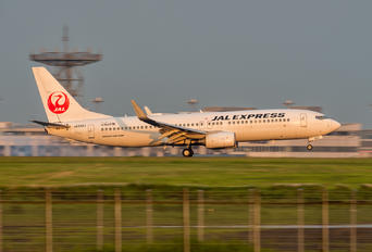 JA333J - JAL - Express Boeing 737-800