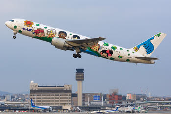 JA8674 - ANA - All Nippon Airways Boeing 767-300