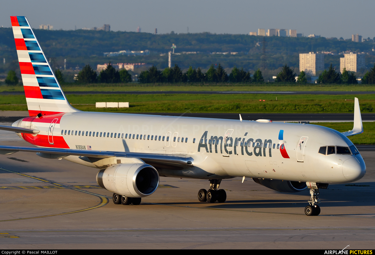 American Airlines N188AN aircraft at Paris - Charles de Gaulle