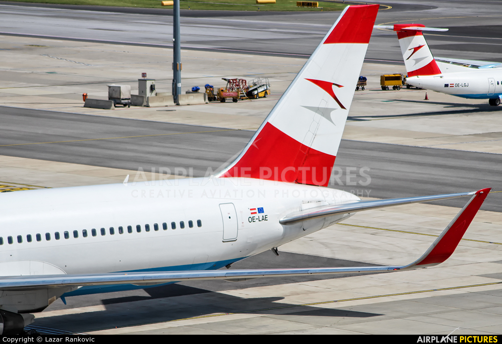 Austrian Airlines/Arrows/Tyrolean OE-LAE aircraft at Vienna - Schwechat