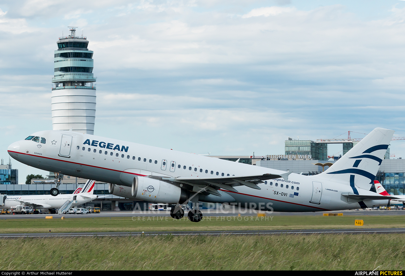 Aegean Airlines SX-DVI aircraft at Vienna - Schwechat