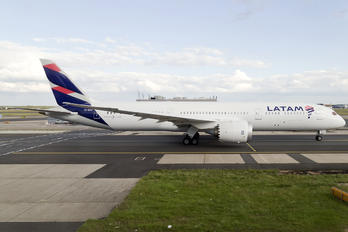 CC-BGA - LATAM Boeing 787-9 Dreamliner