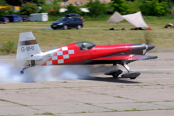 G-IIHI - Aeroklub Warszawski Extra 330SC