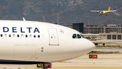 N822NW - Delta Air Lines Airbus A330-300
