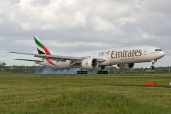 A6-ENI - Emirates Airlines Boeing 777-300ER