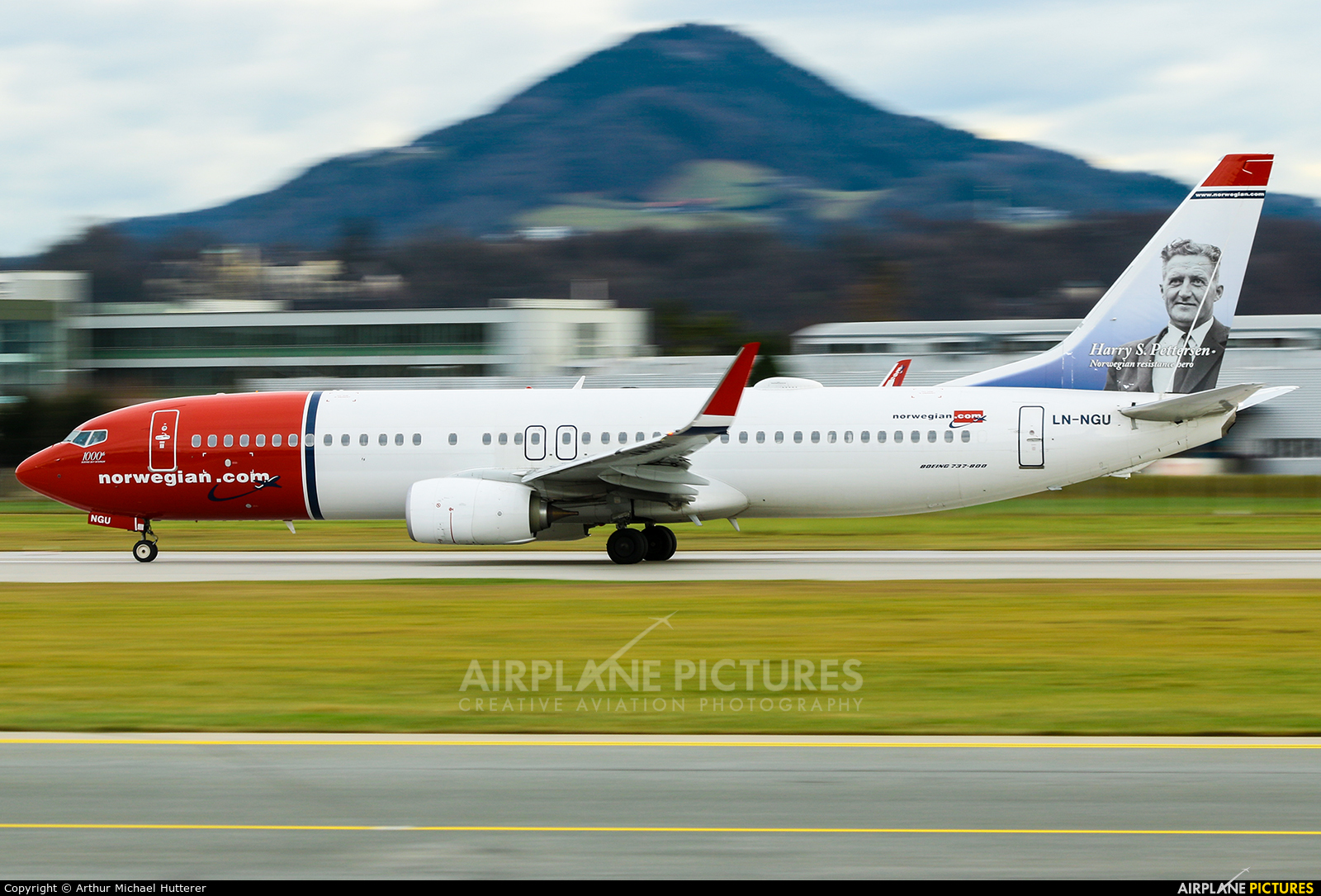 Norwegian Air Shuttle LN-NGU aircraft at Salzburg