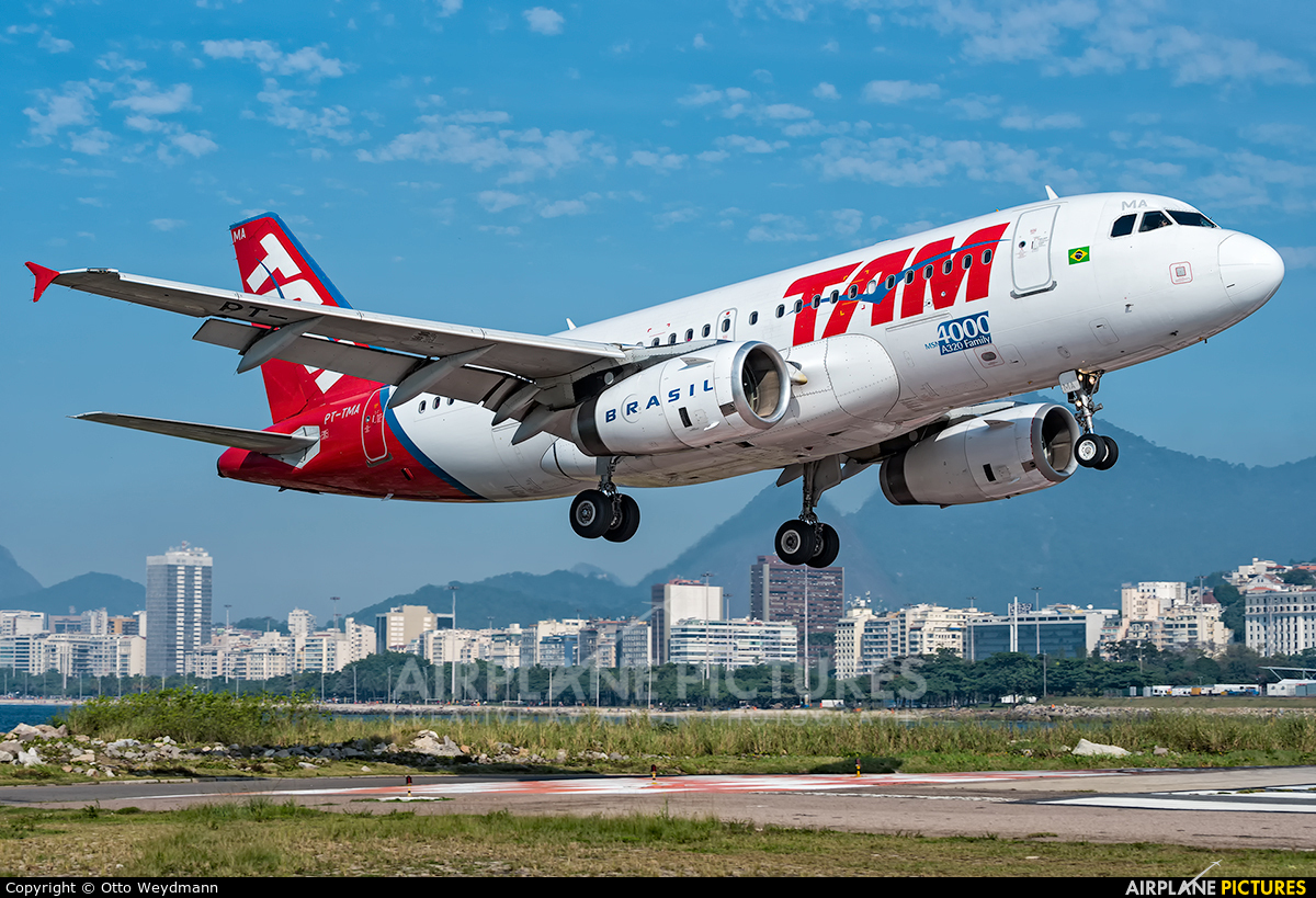  PR-TMA aircraft at Rio de Janeiro - Santos Dumont