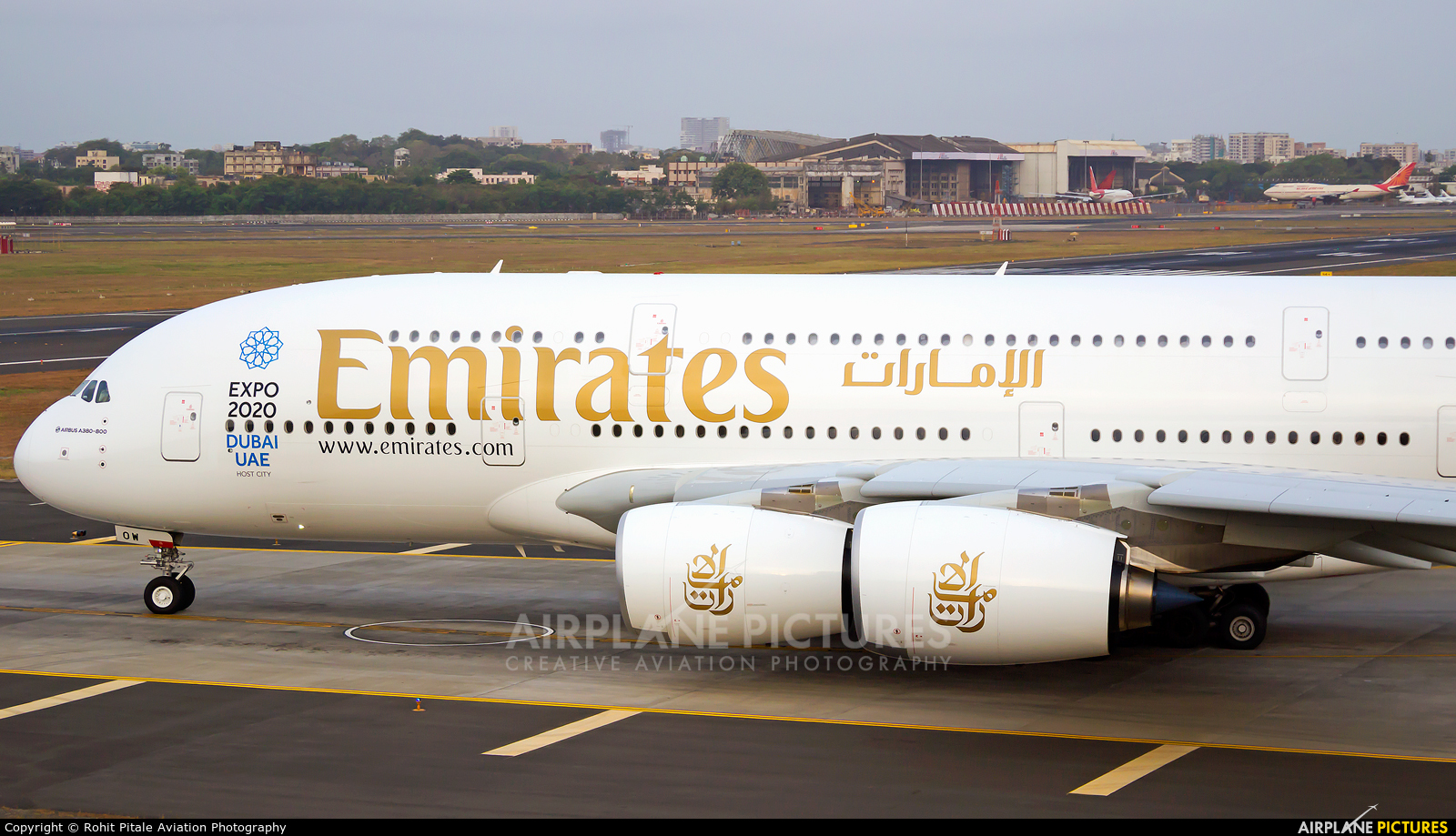 Emirates Airlines A6-EOW aircraft at Mumbai - Chhatrapati Shivaji Intl