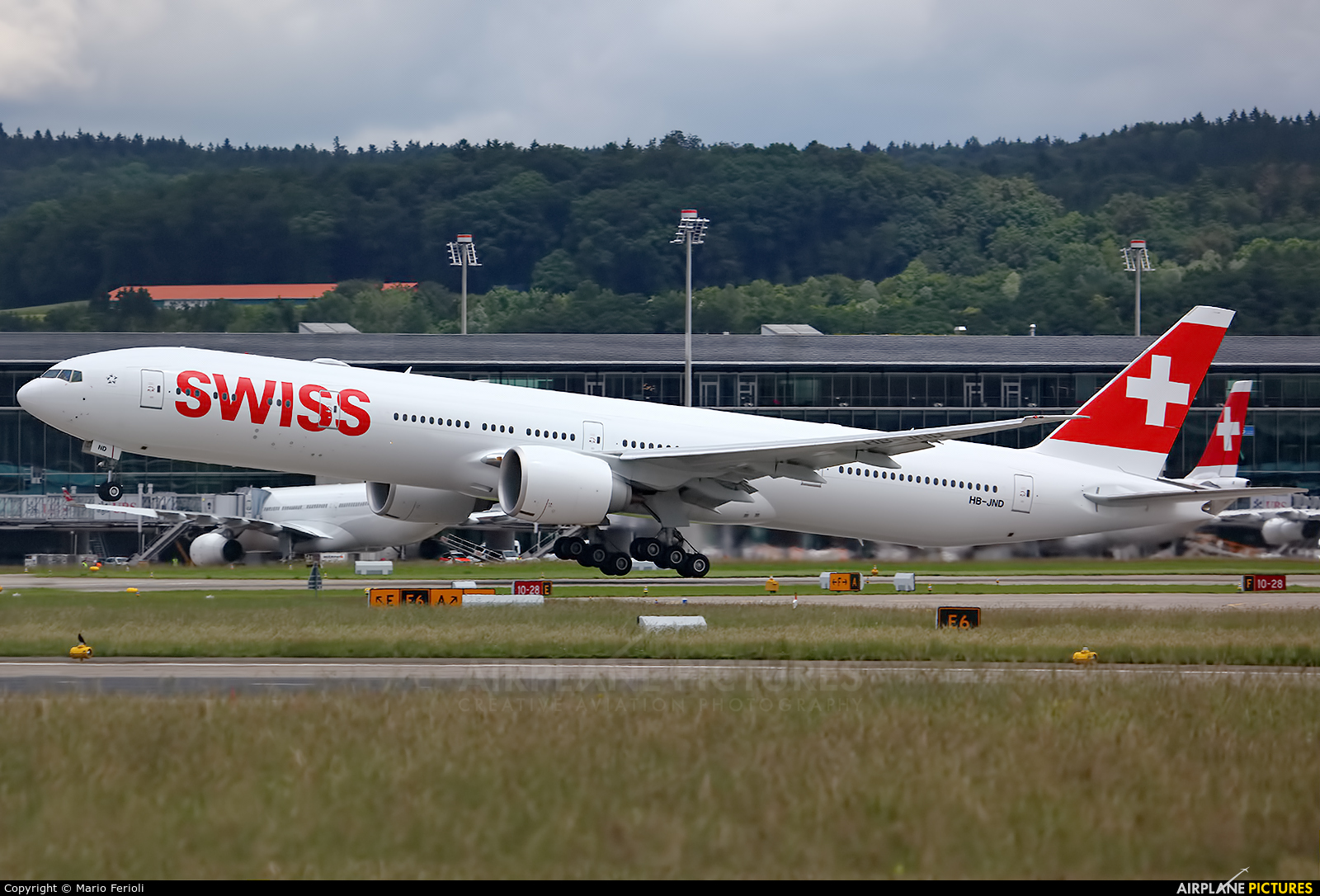 Swiss HB-JND aircraft at Zurich