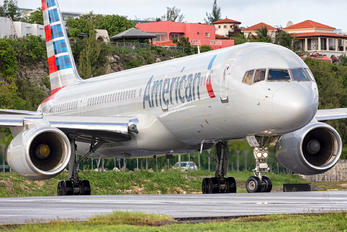 N941UW - American Airlines Boeing 757-200