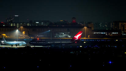 VH-OEB - QANTAS Boeing 747-400