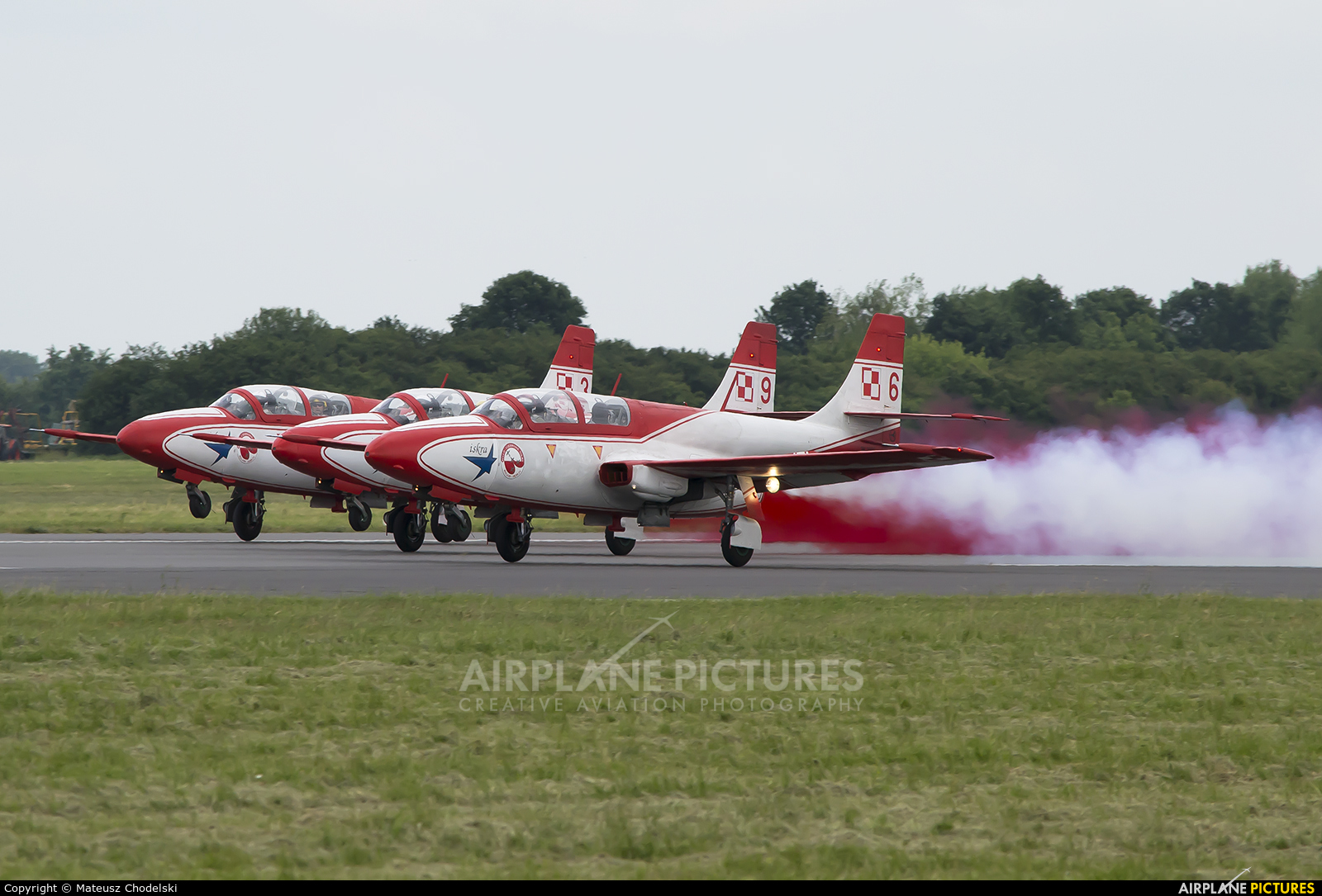 Poland - Air Force: White & Red Iskras 2006 aircraft at Dęblin