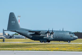 130337 - Canada - Air Force Lockheed CC-130H Hercules