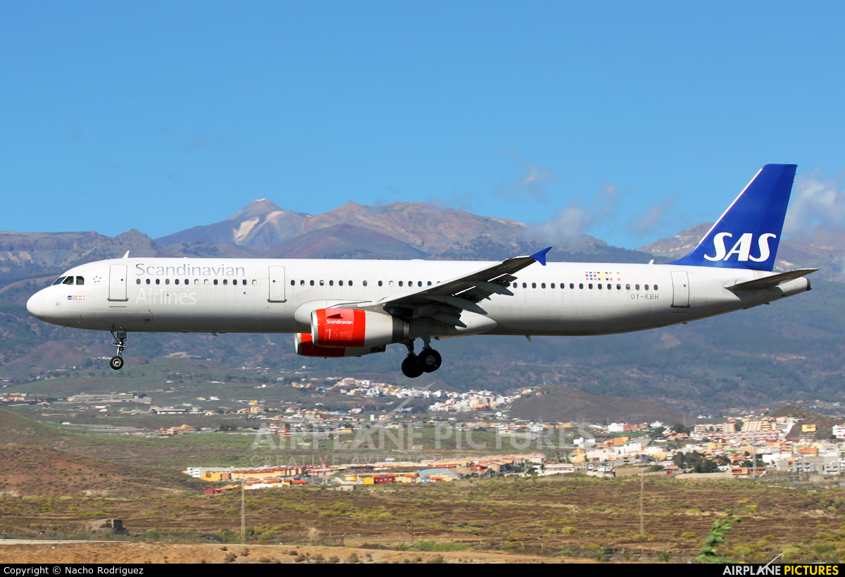 SAS - Scandinavian Airlines OY-KBH aircraft at Tenerife Sur - Reina Sofia